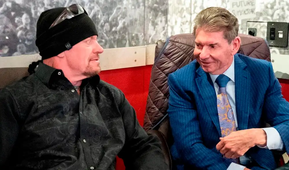 La amistad de Vince McMahon y The Undertaker trasciende los cuadriláteros. Foto: WWE