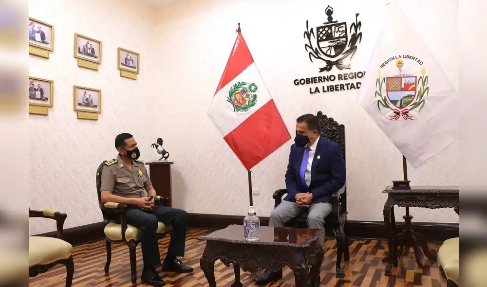 El gobernador Llempén y el general Max García preocupados por asesinatos. Foto: GRLL El gobernador Llempén y el general Max García preocupados por asesinatos. Foto: GRLL