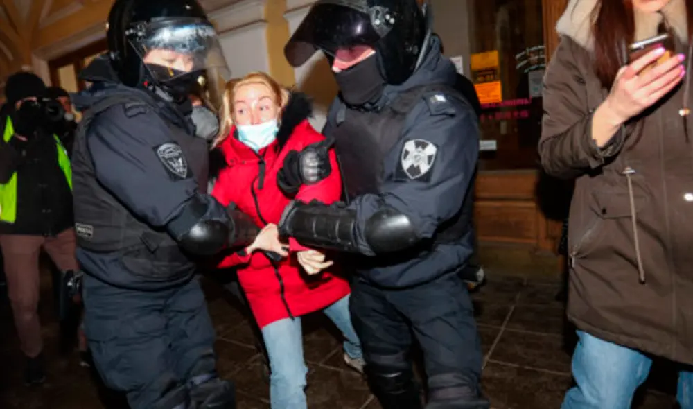 La “ley se aplica a todos los ciudadanos, no solo a los de Rusia”, precisó el presidente de la comisión para la política de información de la Duma. Foto: AFP