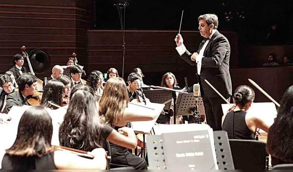 La Orquesta Sinfónica Nacional Juvenil Bicentenario será dirigida por el maestro Pablo Sabat Mindreau. Foto: Difusión.