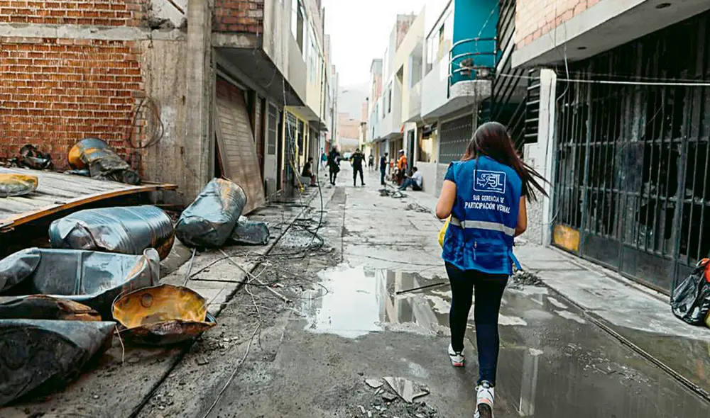 Siniestro. Los cilindros regados en el piso estuvieron llenos de thinner. Eran una bomba que por suerte no cobró vidas. Foto: difusión Siniestro. Los cilindros regados en el piso estuvieron llenos de thinner. Eran una bomba que por suerte no cobró vidas. Foto: difusión