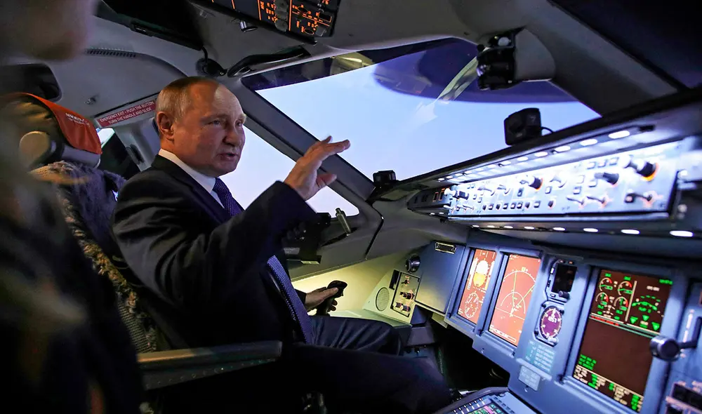 Vladimir Putin sostuvo un encuentro con empleados de la aerolínea rusa Aeroflot. Foto: Sputnik/AFP Vladimir Putin sostuvo un encuentro con empleados de la aerolínea rusa Aeroflot. Foto: Sputnik/AFP