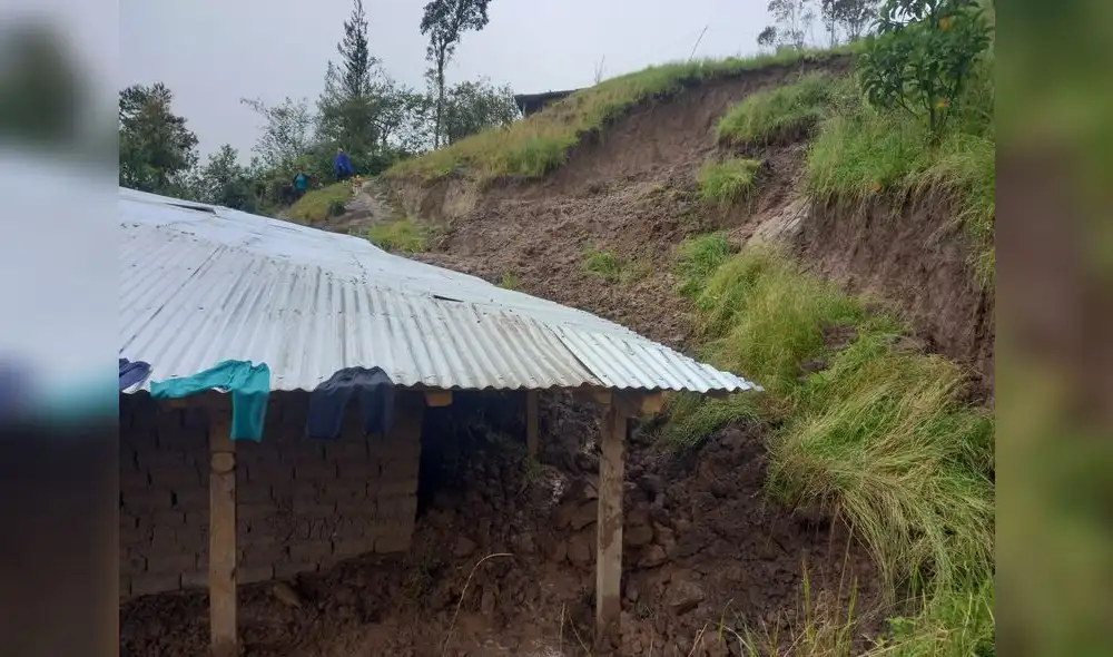 Deslizamientos dañaron las paredes de algunas viviendas. Foto: Huancabamba Noticias Deslizamientos dañaron las paredes de algunas viviendas. Foto: Huancabamba Noticias