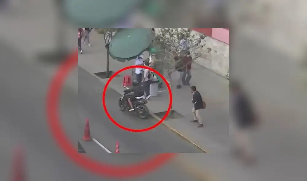 Las cámaras de seguridad captaron todos los movimientos del ladrón por las calles de Lima. Foto: Captura Panamericana.