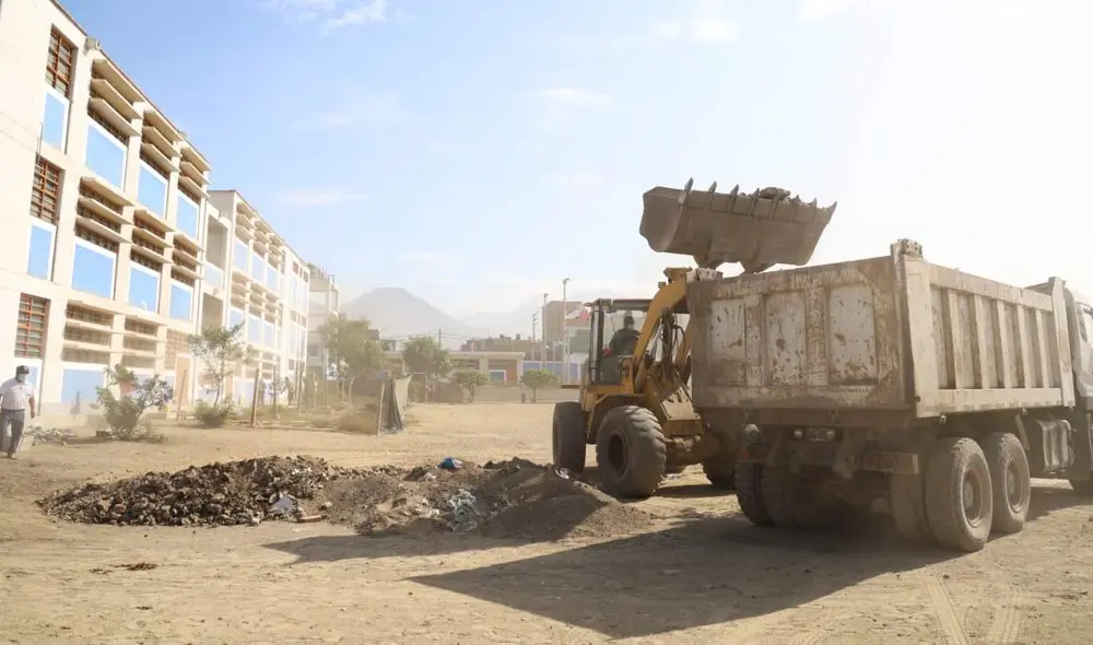 Los directores de las instituciones educativas están trabajando en el mantenimiento con presupuesto que les llega directamente del Minedu, a través del Pronied. Foto: Prensa Gore Los directores de las instituciones educativas están trabajando en el mantenimiento con presupuesto que les llega directamente del Minedu, a través del Pronied. Foto: Prensa Gore