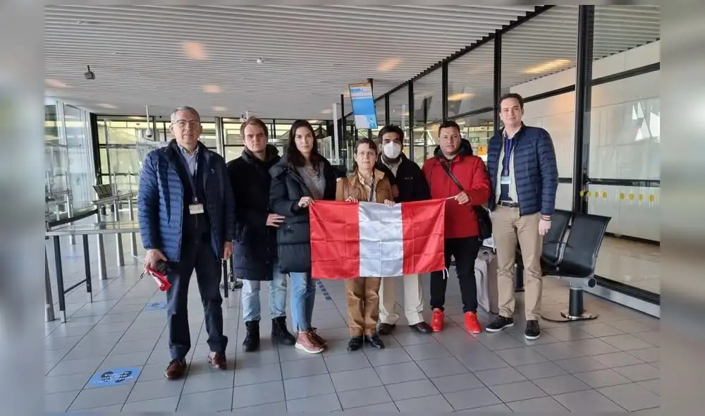 El canciller señaló que existe un registro de más de 40 peruanos que han logrado salir de Ucrania. Foto: Cancillería El canciller señaló que existe un registro de más de 40 peruanos que han logrado salir de Ucrania. Foto: Cancillería