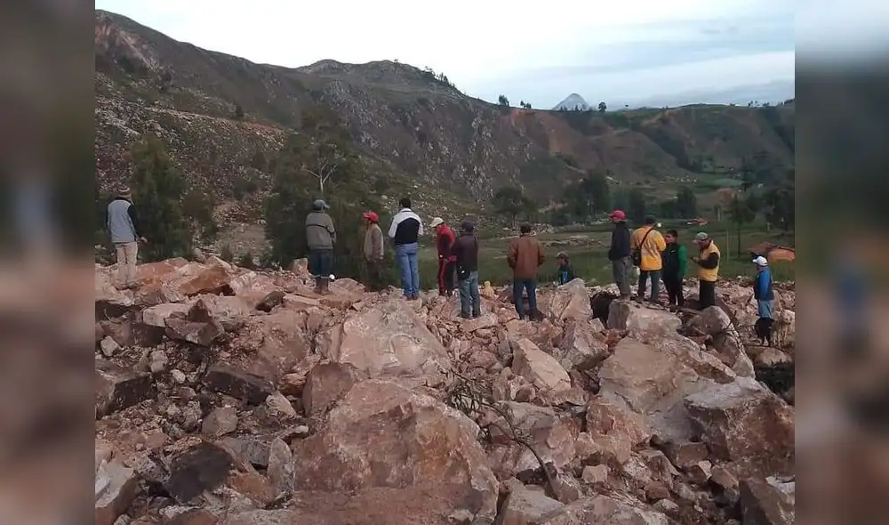 Huayco también sepultó a los animales que criaba la mujer. Foto: Wamachuco News Huayco también sepultó a los animales que criaba la mujer. Foto: Wamachuco News