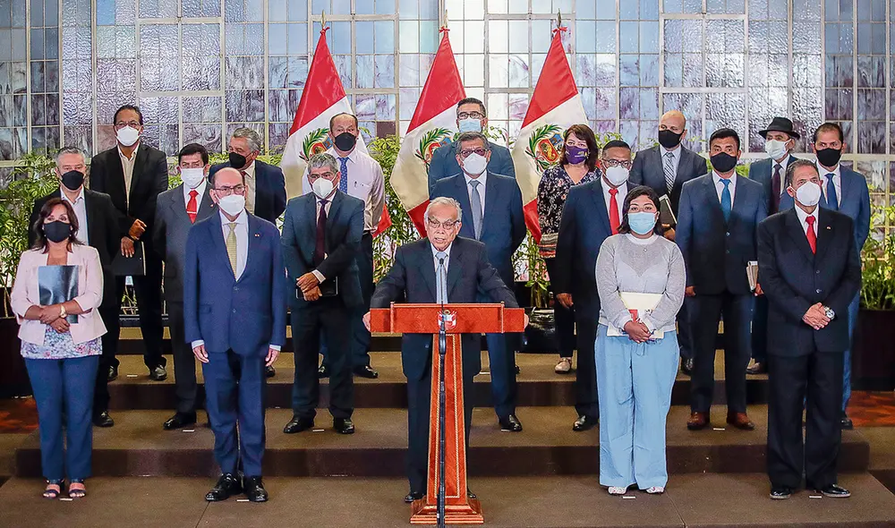 Equipo. Los 19 ministros del cuarto gabinete del presidente Pedro Castillo juraron sus cargos el 8 de febrero, pero necesitan la confianza del Congreso para subsistir en el Gobierno. Foto: Sepres