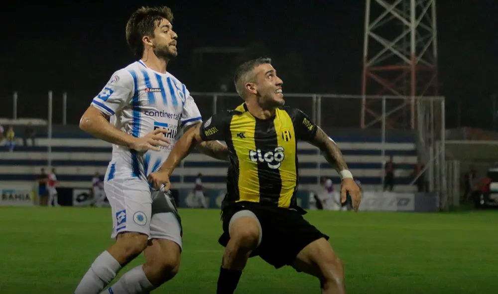 Guaraní se fue al descanso con el 2-0 a su favor ante 12 de Octubre. Foto: Guaraní