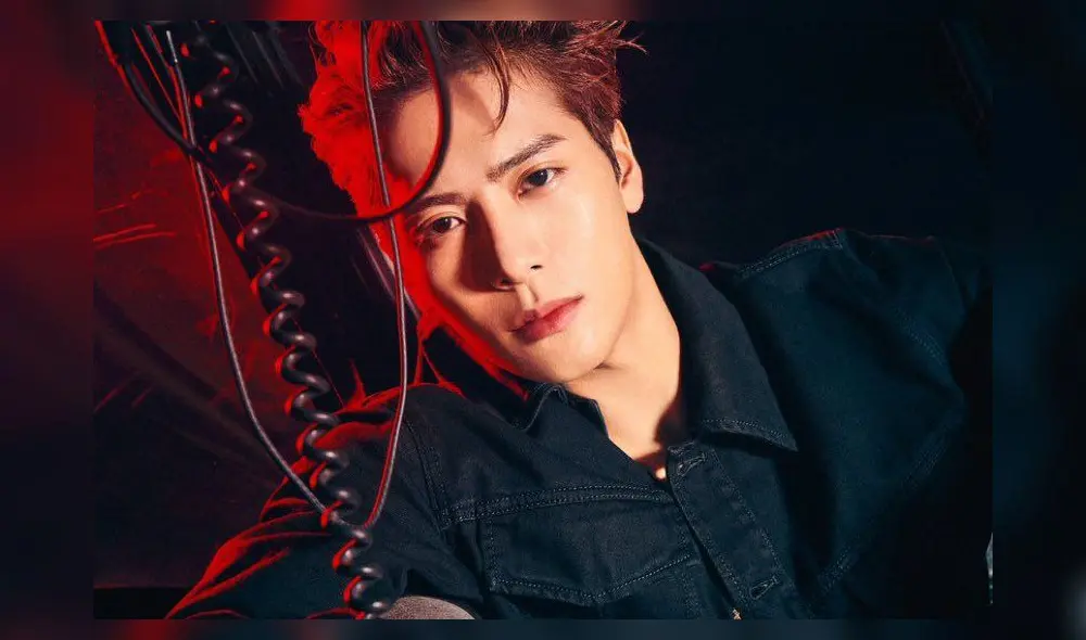 Jackson Wang en la sesión fotográfica para la revista BAZAAR. Foto: BAZAAR
