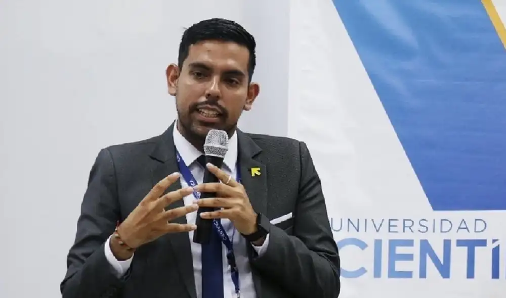 El actual regidor de la Municipalidad de Lima apuesta por convertir a la ciudad en un ambiente sostenible. Foto: Facebook Carlo Angeles