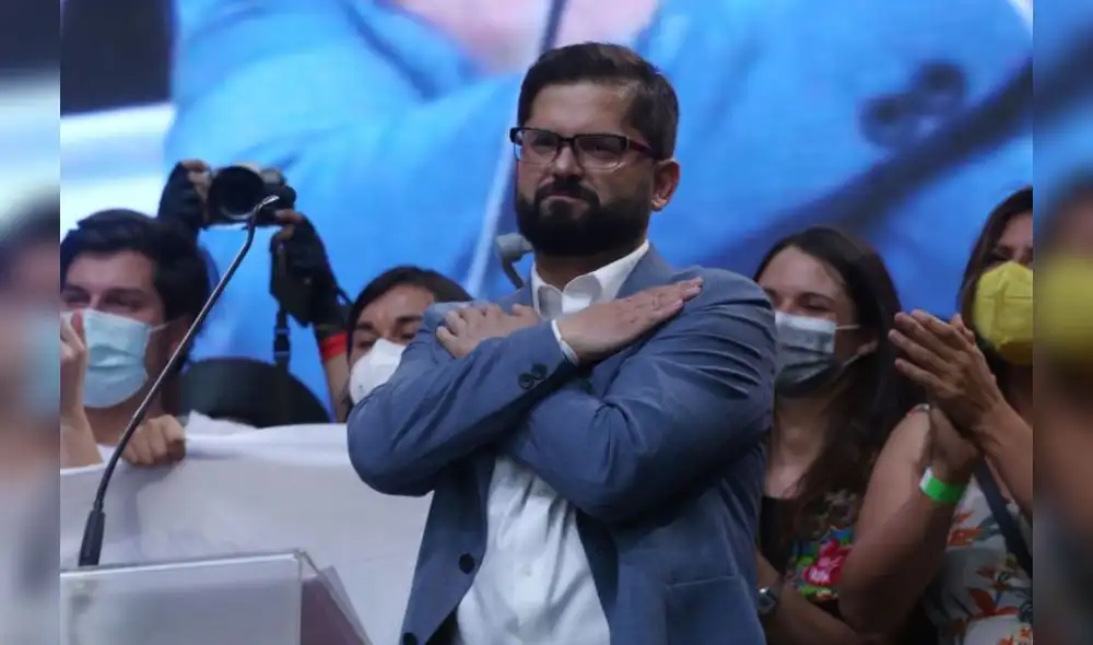 Gabriel Boric es muy cercano al expresidente uruguayo José Mujica y a Pablo Iglesias e Íñigo Errejón, fundadores del partido español Podemos. Foto: EFE