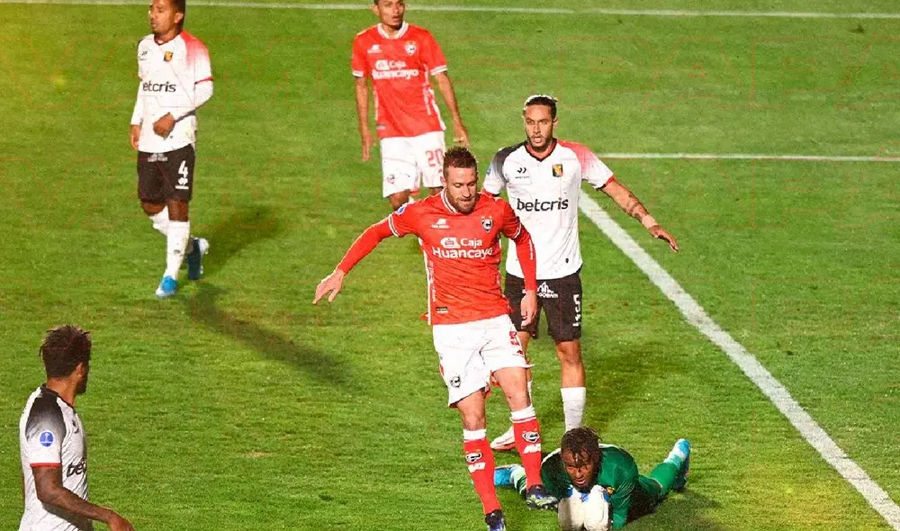 Los rojinegros se fueron al descanso ganando por la mínima. Foto: prensa Cienciano