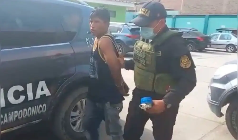 El detenido tendrá que afrontar las investigaciones por este delito. Foto: captura de video/PNP.