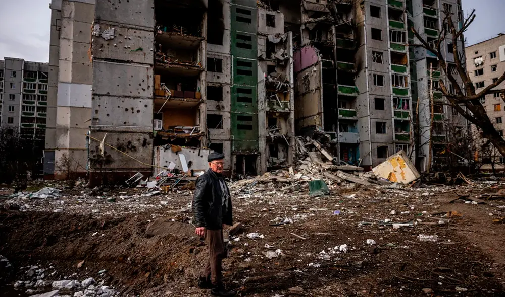 La Administración Regional de Chernígov informó que 47 personas (38 hombres y nueve mujeres) murieron en el ataque, señaló Amnistía en su comunicado. Foto: AFP La Administración Regional de Chernígov informó que 47 personas (38 hombres y nueve mujeres) murieron en el ataque, señaló Amnistía en su comunicado. Foto: AFP