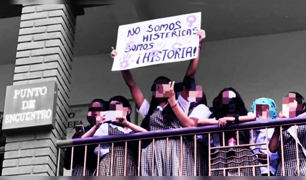 “Gritamos por cada desaparecida, que resuene fuerte ¡nos queremos vivas! Que caiga con fuerza el feminicida", gritaban las alumnas. Foto: Twitter / @p_2004_ “Gritamos por cada desaparecida, que resuene fuerte ¡nos queremos vivas! Que caiga con fuerza el feminicida", gritaban las alumnas. Foto: Twitter / @p_2004_