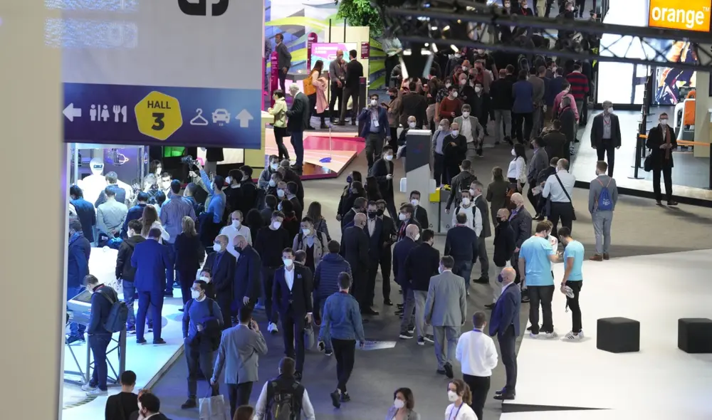 Desde hace dos años la humanidad comenzó a ponerse mascarilla y confinarse en sus hogares. Filósofos como Giorgio Agamben han advertido que las implicaciones políticas y éticas de la pandemia serán irrevertibles. Foto: EFE. Desde hace dos años la humanidad comenzó a ponerse mascarilla y confinarse en sus hogares. Filósofos como Giorgio Agamben han advertido que las implicaciones políticas y éticas de la pandemia serán irrevertibles. Foto: EFE.