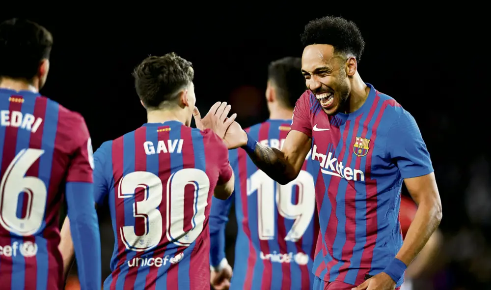 FC Barcelona avanzó a los octavos de final del torneo tras eliminar al Napoli. Foto: AFP FC Barcelona avanzó a los octavos de final del torneo tras eliminar al Napoli. Foto: AFP