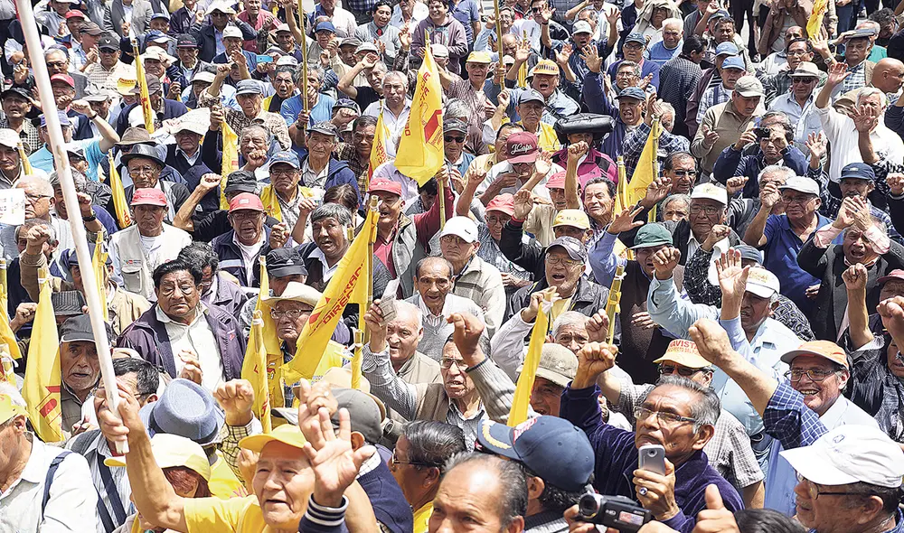 En pie de lucha. Alrededor de 1,8 millones de fonavistas esperan que el presidente Pedro Castillo honre su compromiso de pagar hasta el último centavo. Foto: La República