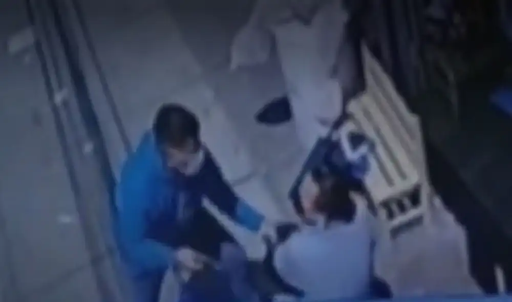 Hombre recibió un impacto de bala. Foto: captura de América