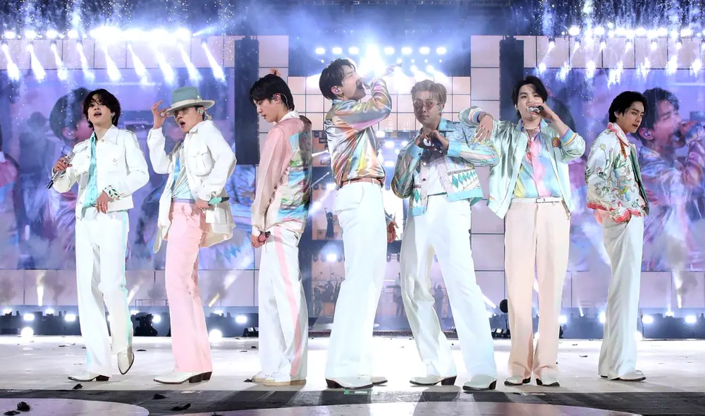 Jimin, J-Hope, Jin, Jungkook, RM, Suga y V en el primer día del concierto "BTS Permission to Dance on Stage Seoul". Foto: BIGHIT