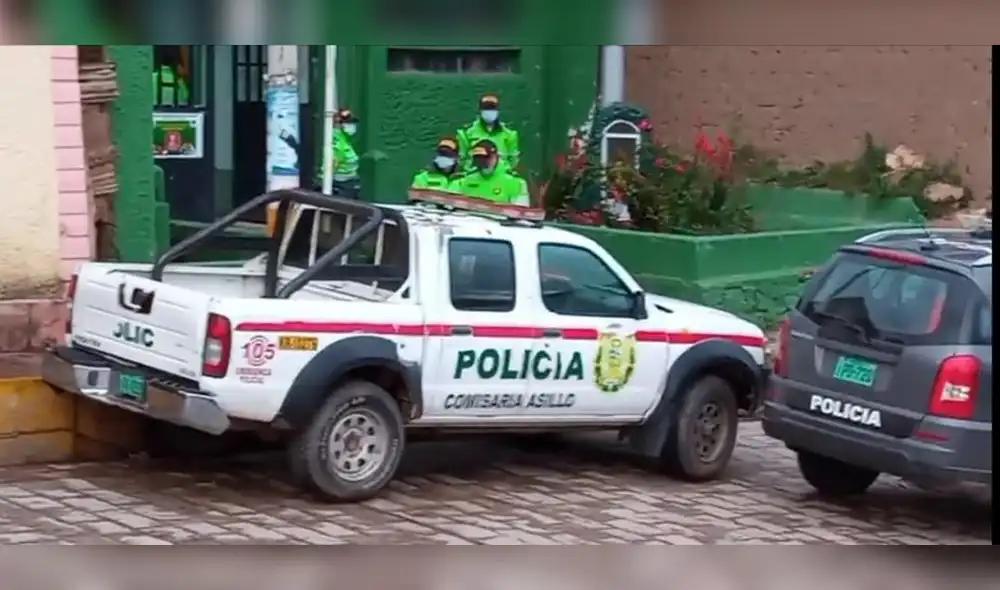 Puno. Comisaría de Asillo durante la intervención de los policías sospechosos. Foto: captura de Radio Exa Asillo Puno. Comisaría de Asillo durante la intervención de los policías sospechosos. Foto: captura de Radio Exa Asillo