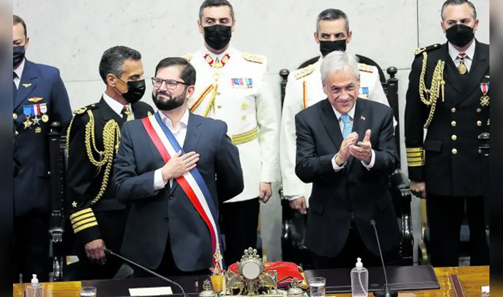 Sin rencores. Piñera apoyó y saludó a su joven sucesor. El cambio de mando en Chile fue un ejemplo de fraternidad entre políticas rivales por el bien de su país. Foto: Agencia EFE