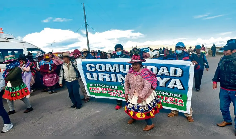 Persiste bloqueo. Comuneros solo permiten el paso de unidades particulares por corredor minero del sur.