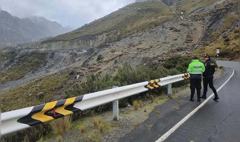 Tránsito en esta vía departamental permanece interrumpido. Foto: COER Áncash.