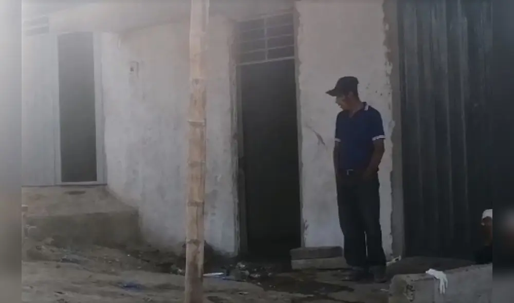 Inmueble donde se desarrolló la fiesta amaneció con botellas de cerveza rotas. Foto: captura video Sol Tv Inmueble donde se desarrolló la fiesta amaneció con botellas de cerveza rotas. Foto: captura video Sol Tv