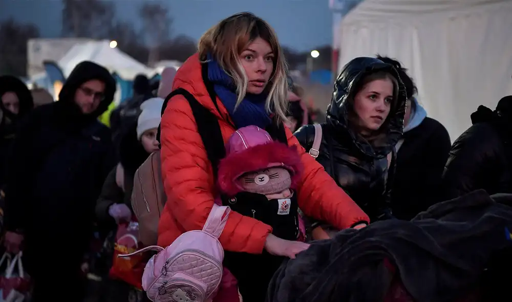 Según el nuevo programa de “patrocinio”, los británicos podrán nominar a una persona o familia ucraniana para que se quede con ellos, o en otra propiedad suya, por un mínimo de seis meses. Foto: AFP