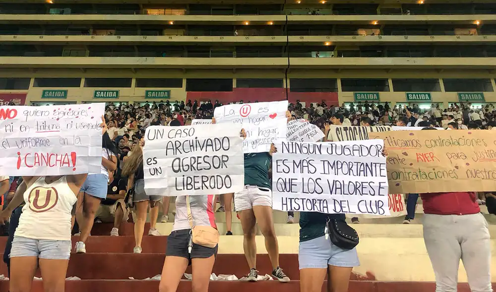 Hinchas de Universitario de Deportes mostraron su rechazo a contratación de Andy Polo. Foto: Twitter Anniecas16 Hinchas de Universitario de Deportes mostraron su rechazo a contratación de Andy Polo. Foto: Twitter Anniecas16