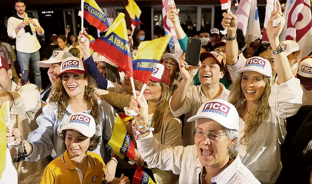 Tranquilidad. La jornada electoral transcurrió el domingo sin mayores incidentes en Colombia, donde ahora se preparan para las presidenciales. Foto: EFE Tranquilidad. La jornada electoral transcurrió el domingo sin mayores incidentes en Colombia, donde ahora se preparan para las presidenciales. Foto: EFE
