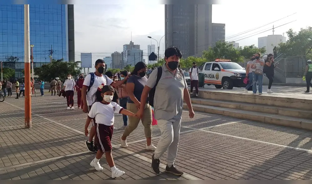 Los colegios deberán brindar el servicio de clases presenciales o semipresenciales hasta el 28 de marzo. Foto: Gianella Aguirre / URPI-LR