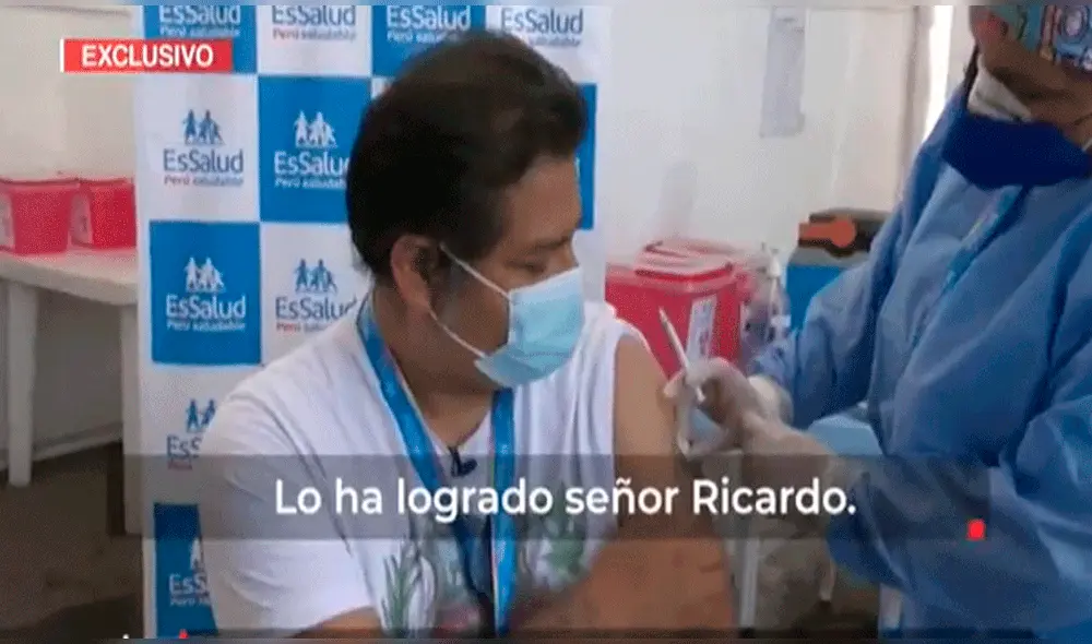 Ciudadanos continúan acudiendo a vacunatorios. Foto: captura / Cuarto Poder Ciudadanos continúan acudiendo a vacunatorios. Foto: captura / Cuarto Poder