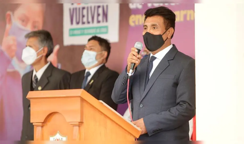 El ministro Zea participó en la inauguración del año académico 2022 en el colegio José Antonio de Sucre en Yanahuara-Arequipa. Foto: Rodrigo Talavera/La República