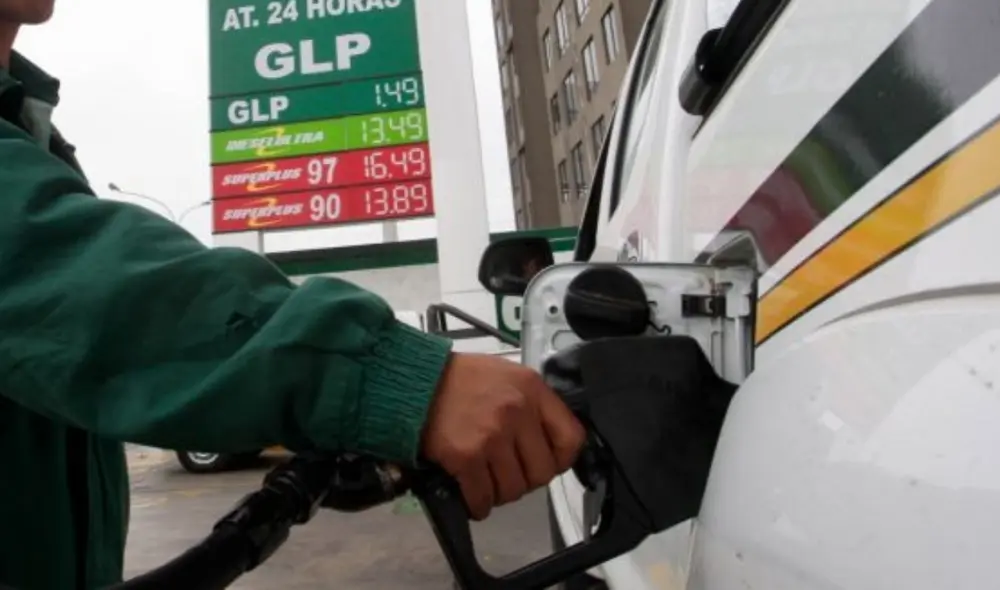 Precio de referencia del gasohol de 97 pasa de S/11,42 a S/ 12,55. Foto: Andina.