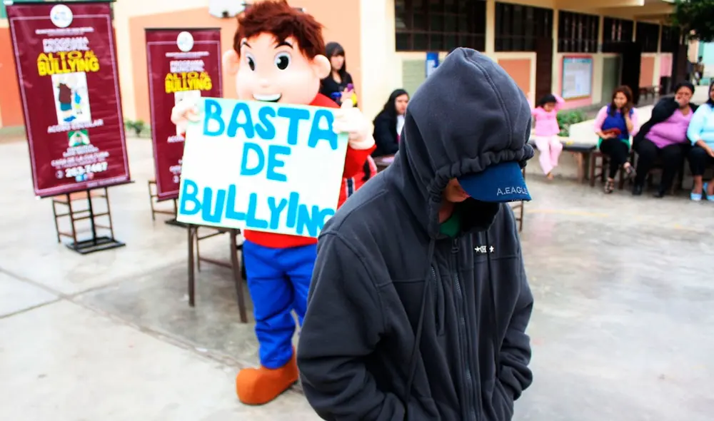 La plataforma SíseVe está disponible a través de la web, app, línea telefónica y WhatsApp. Foto: Andina