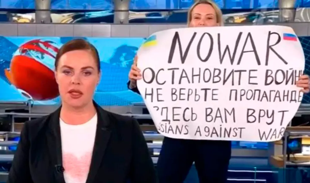 Simultáneamente, la periodista gritó varias veces en medio de la emisión “detengan la guerra” y “no a la guerra”. Foto: captura de video / Vremya