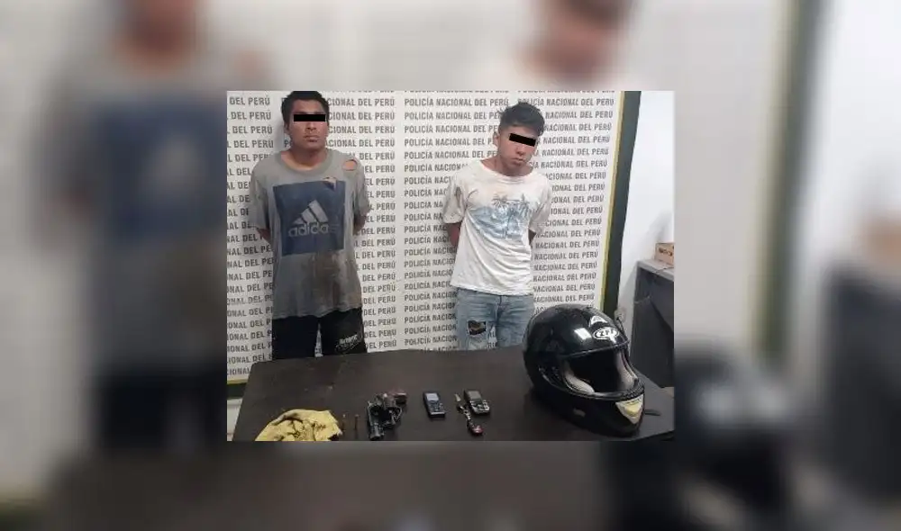 Fueron atrapados a bordo de una motocicleta sin placa de rodaje. Foto: PNP Fueron atrapados a bordo de una motocicleta sin placa de rodaje. Foto: PNP