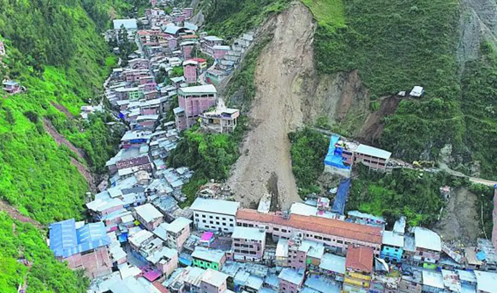 Alud. Las autoridades de Parcoy aseguran que desde el año pasado advirtieron el peligro, pero población no les hizo caso. Foto: difusión Alud. Las autoridades de Parcoy aseguran que desde el año pasado advirtieron el peligro, pero población no les hizo caso. Foto: difusión