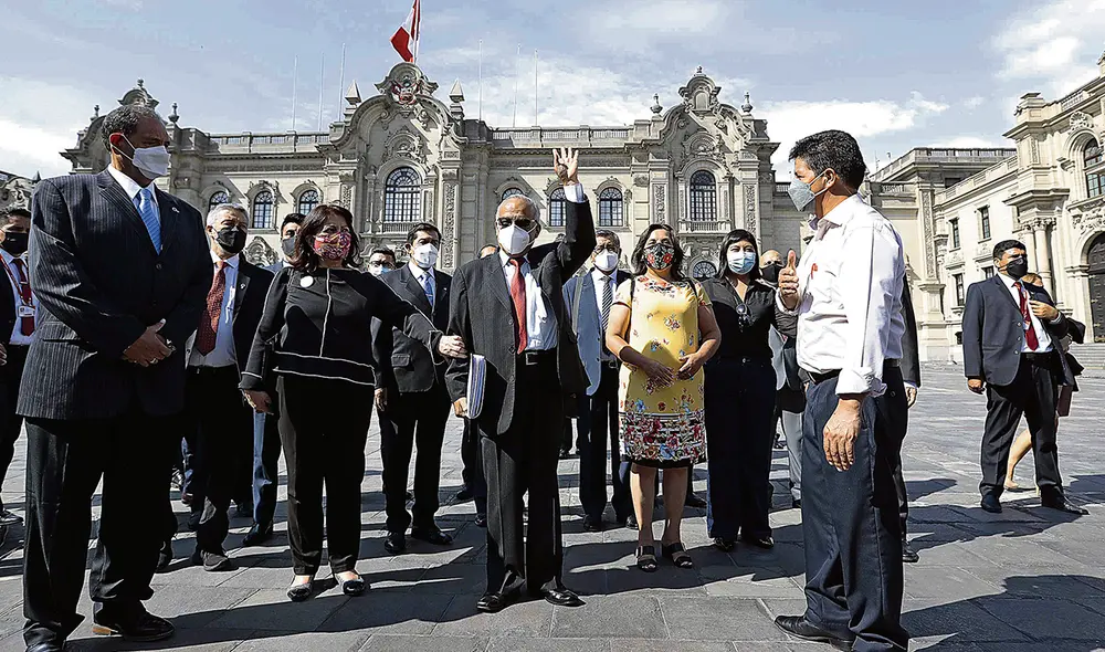 Desde el 9 de marzo, el presidente Castillo, a través de Aníbal Torres, solicitó al Congreso presentarse en el hemiciclo el martes 15 para explicar su política de Gobierno y responder una serie de cuestionamientos. Foto: EFE