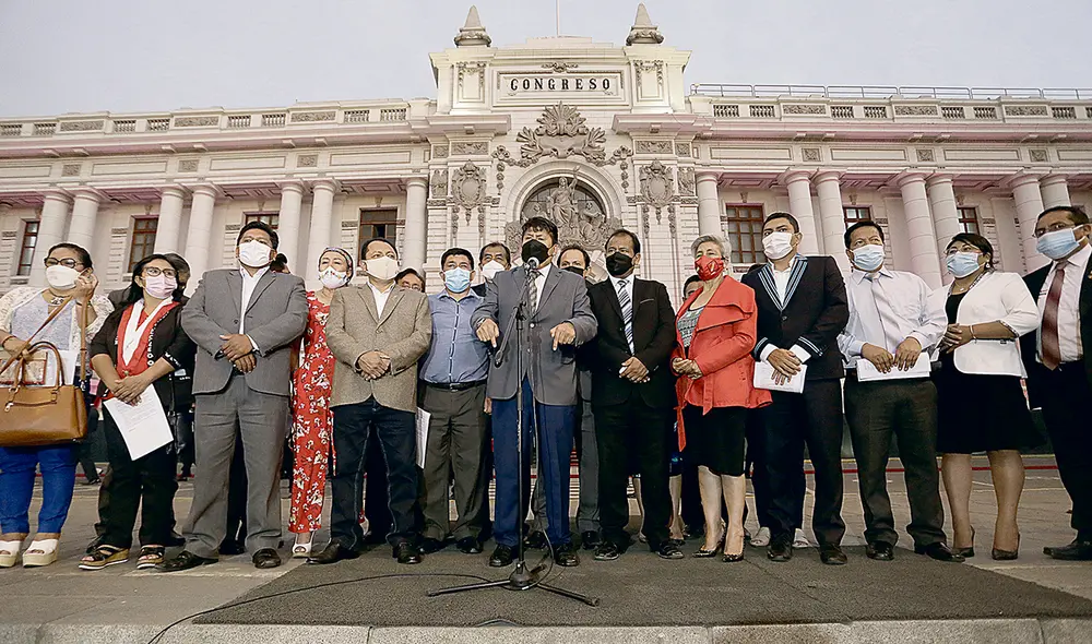 Perú Libre. Bancada oficialista no apoya una propuesta de adelanto de elecciones generales. Foto: Gerardo Marín/La República