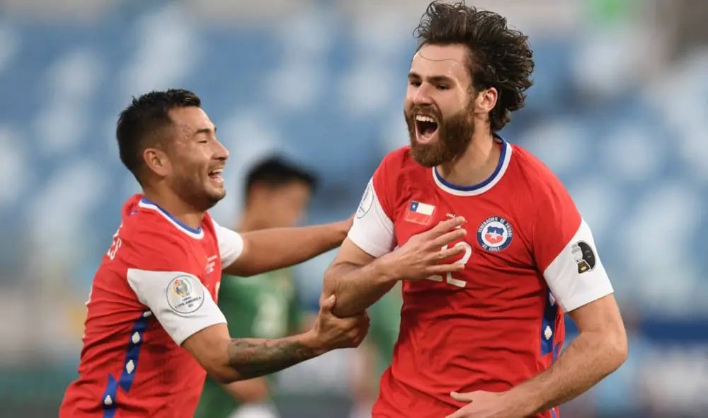 Ben Brereton podría ayudar con sus goles a que la Roja consiga la clasificación. Foto: AFP