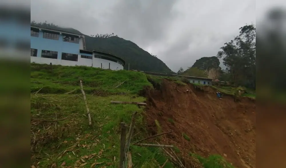 Padres de familia piden apoyo para que sus hijos puedan estudiar. Foto: Joel Robles / URPI - LR Padres de familia piden apoyo para que sus hijos puedan estudiar. Foto: Joel Robles / URPI - LR