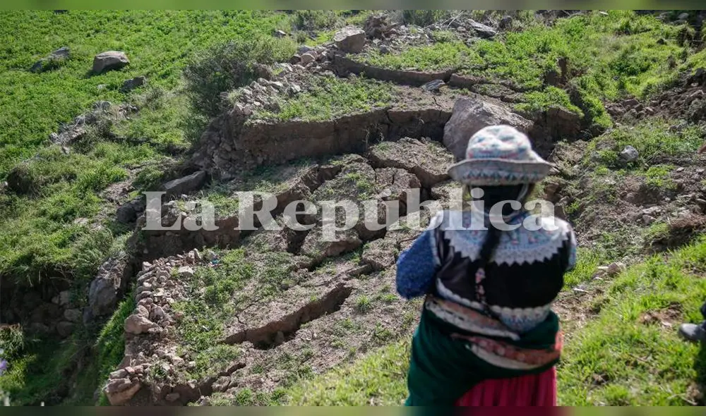 Ciudadanos piden la presencia de las autoridades regionales para contabilizar los daños y determinar la magnitud del peligro. Foto: Rodrigo Talavera/La República