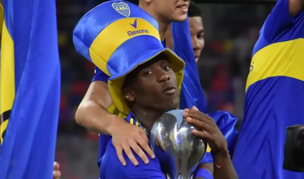 Luis Advíncula llegó a Boca Juniors en 2021. Foto: Copa Argentina