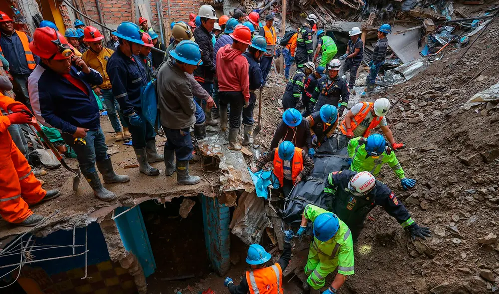 Encuentran cuerpo sin vida de mujer atrapada entre los escombros tras derrumbe en Retamas, Pataz. Foto: Andina Encuentran cuerpo sin vida de mujer atrapada entre los escombros tras derrumbe en Retamas, Pataz. Foto: Andina