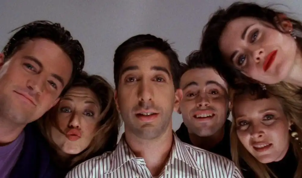 Lisa Kudrow, conocida por su papel de Phoebe Buffay, está de acuerdo con que se haga un reboot de "Friends", pero con nuevos actores y una historia moderna. Foto: Warner Bros/HBO