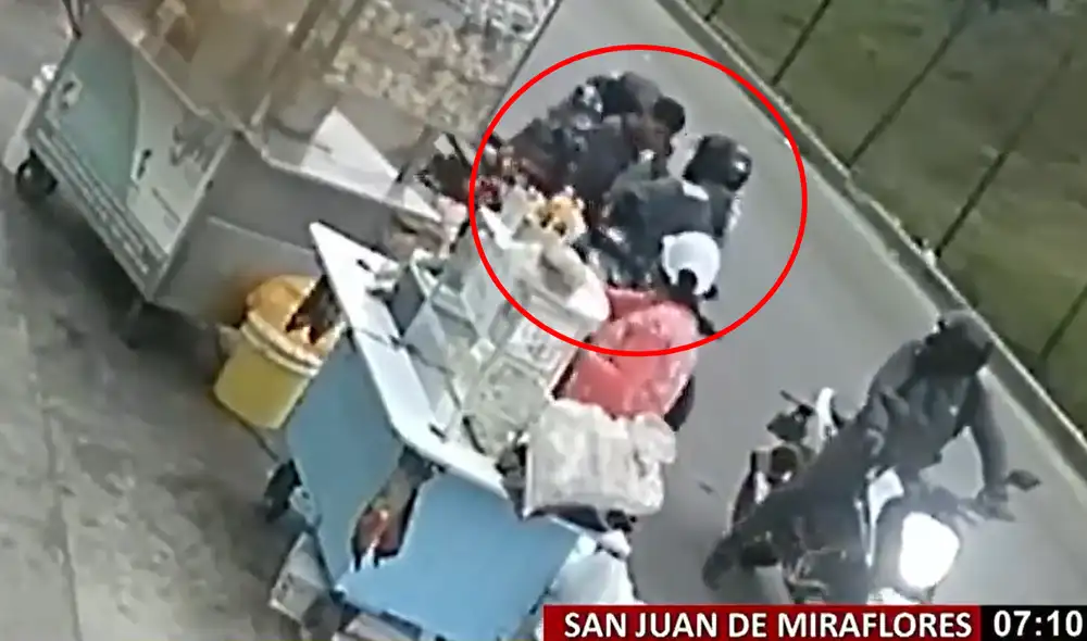 El joven espera recuperar su vehículo tras ser asaltado en San Juan de Miraflores. Foto: captura de Panamericana